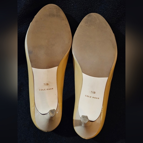 Cole Haan Taupe Patent Leather Peep-Toe Heels- Size 7.5B - Picture 9 of 11